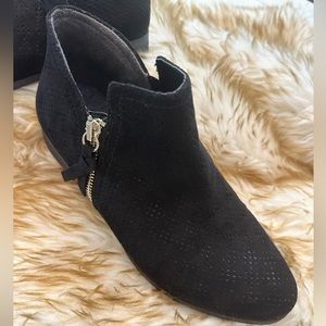 Dr Scholls Be Energized Foam Technology Zip Booties